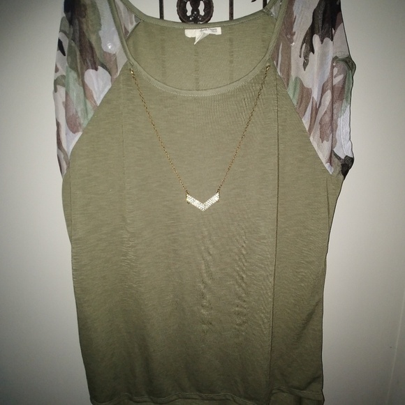 Derek Heart Plus Tops - Camo top with built in necklace